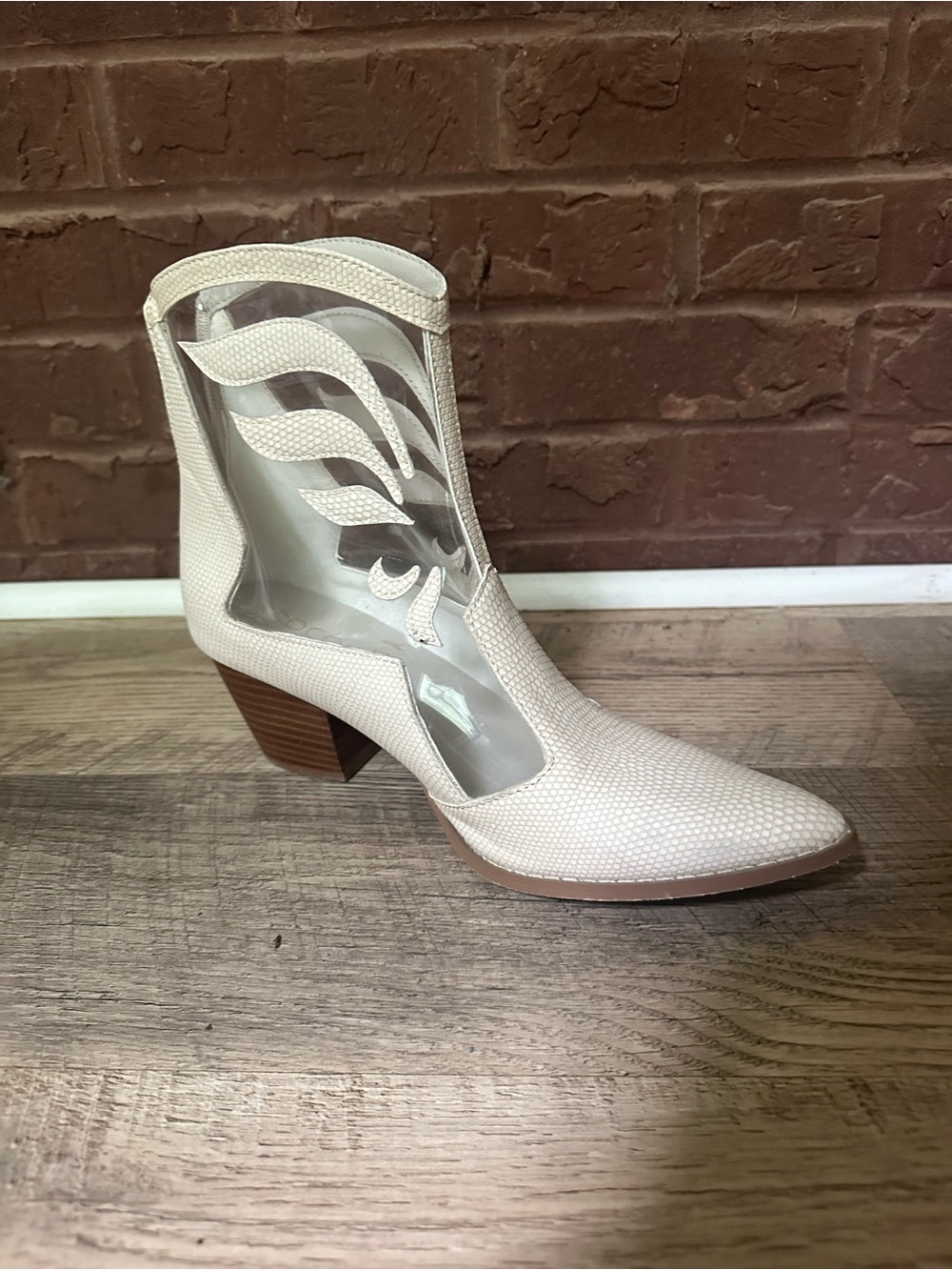 Coconuts by Matisse Cream Cutout Ankle Bootie